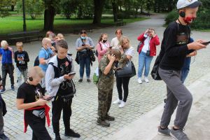 dzieci zwiedzają Warszawę