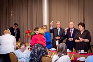 dzielenie się opłatkiem